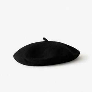Zara black wool beret hat